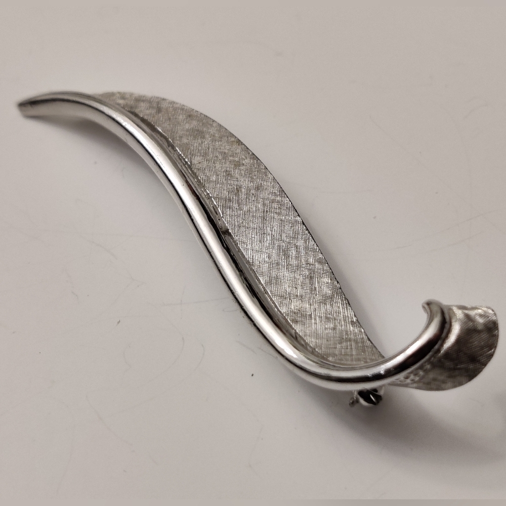 Modernist Signed Marcel Boucher Scroll Brooch #7370